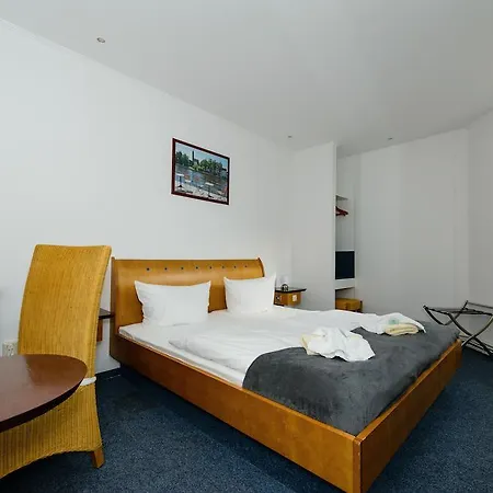 Hotell Hotel-pension Brandenburg Brandenburg (Brandenburg an der Havel)