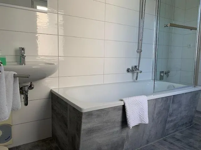 Hotel-pension Brandenburg فندق