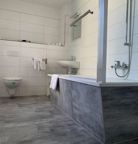 Hotel-pension Brandenburg 2* בראנדנבורג