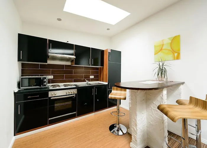 מלון Hotel-pension Brandenburg 2*